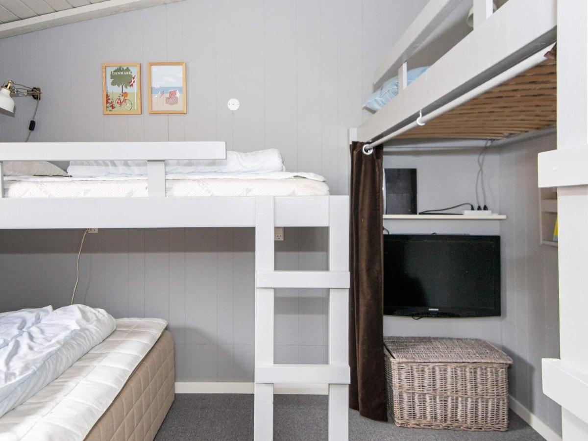 5 Person Holiday Home In Henne Henne Strand Esterno foto